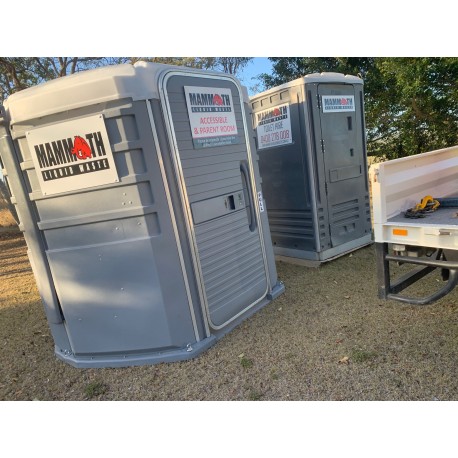 ADA Accessible Toilet / Parents Room